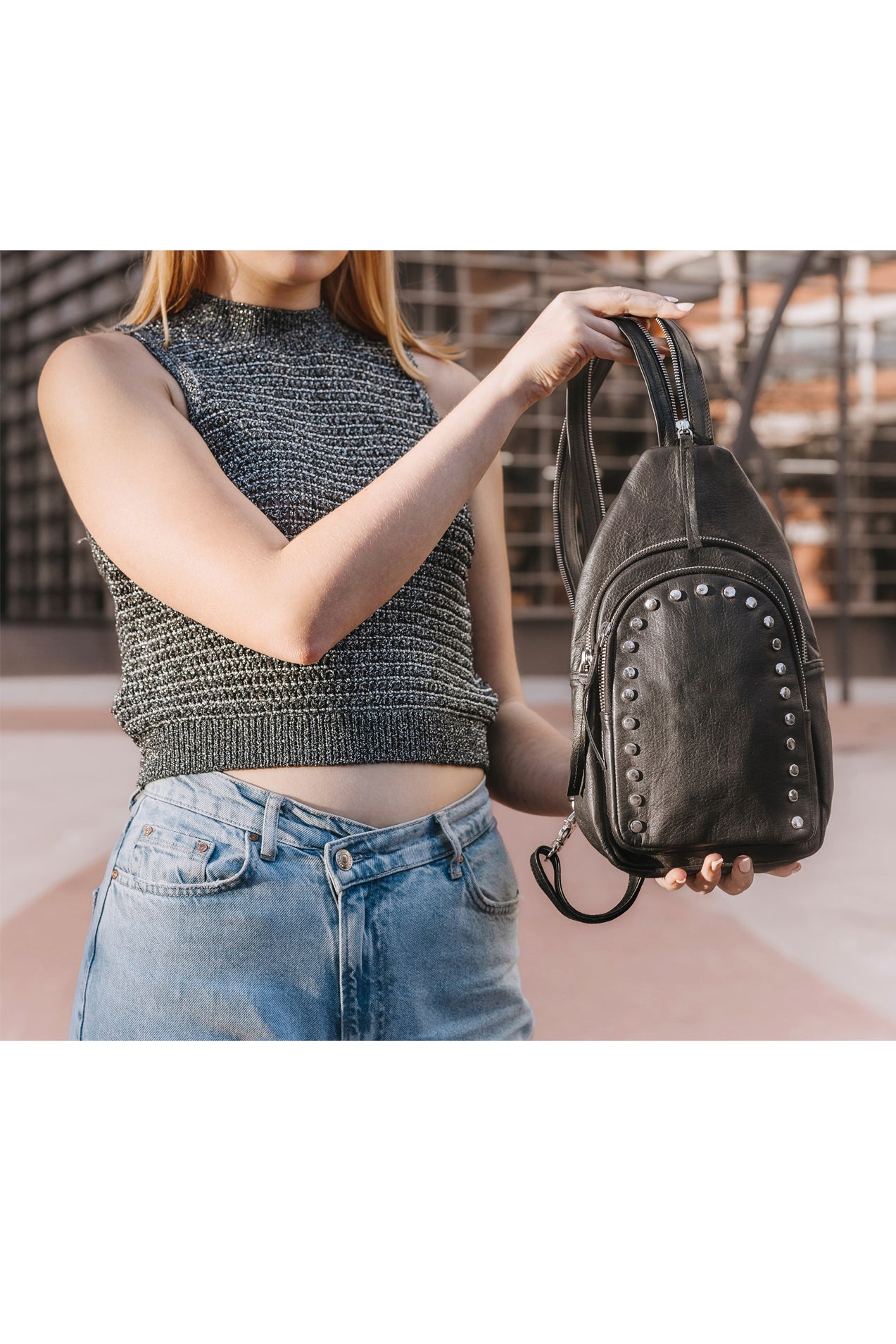 Mochila Piel con tachitas